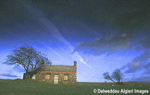 Photographs - Cottage on Yr Oerfa