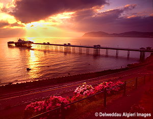 Photographs - Llandudno Pier at sunrise