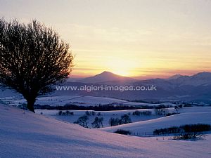 Free Wallpapers - Snowdonia in Snow