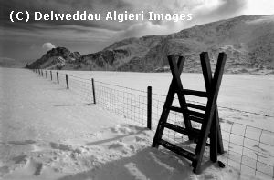 Photographs - Stile & Tryfan, black & white